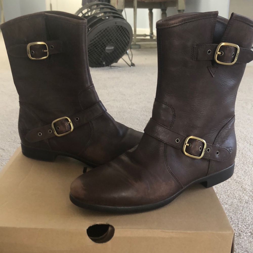 Brand New UGG distressed brown leather boots 7